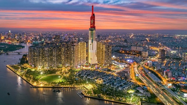 Fitch Ratings nâng hạng nợ có bảo đảm của Việt Nam lên mức BBB-, củng cố triển vọng tài chính quốc gia