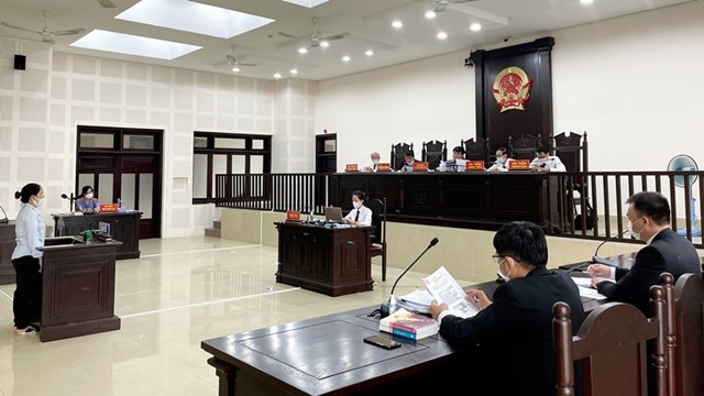 Mới: Đề xuất đồng phục luật sư mặc áo choàng đen khi tham dự phiên tòa