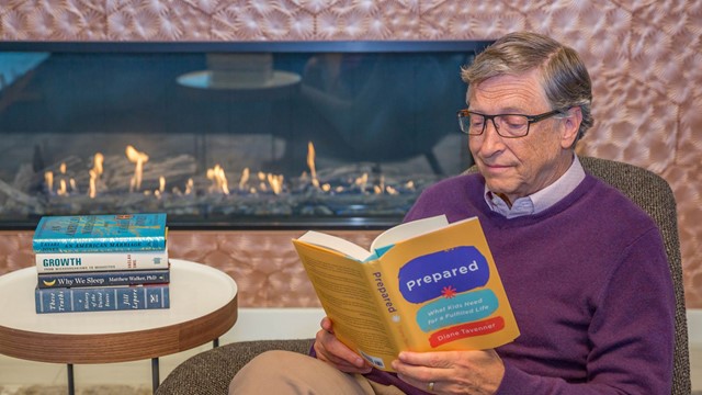 Bí thuật đọc sách của tỷ phú Bill Gates: Chìm đắm và tận dụng não bộ triệt để, tri thức sẽ không “rơi rụng“