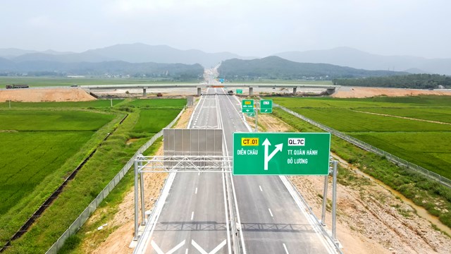 Cao tốc Bắc- Nam, đoạn Diễn Châu- Bãi Vọt sắp đi vào hoạt động, rút ngắn thời gian từ Hà Nội về Vinh còn 3 giờ đồng hồ