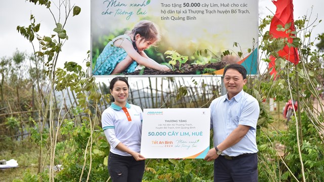 Abbank thành công gây quỹ 50.000 cây gỗ lớn cho các gia đình khó khăn tỉnh Quảng Bình