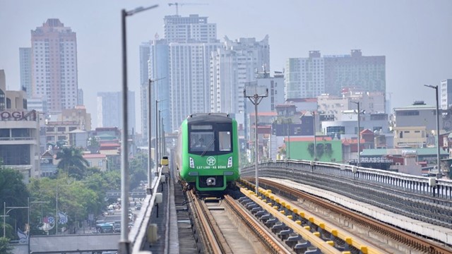 Tránh siêu bão Yagi, Hà Nội tạm dừng toàn bộ xe buýt và tàu điện