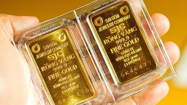 Giá vàng nóng rực, ưu tiên giữ ổn định vĩ mô