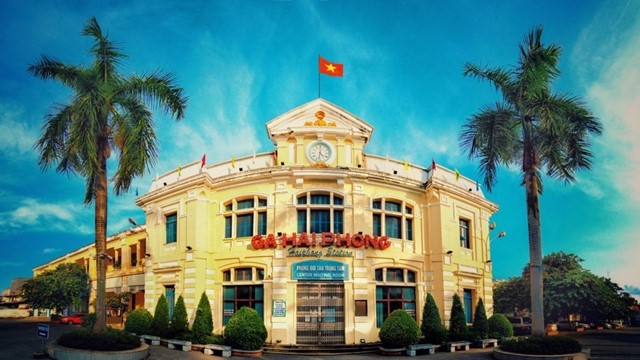 Tàu “quý tộc” Hà Nội- Hải Phòng lăn bánh: Giá vé, cách đặt vé, trải nghiệm du lịch, food tour không thể bỏ lỡ
