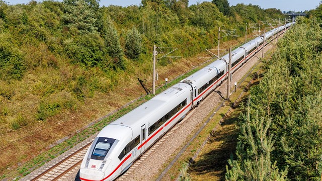Công ty VinSpeed của tỷ phú Phạm Nhật Vượng đăng ký đầu tư dự án đường sắt cao tốc Bắc - Nam
