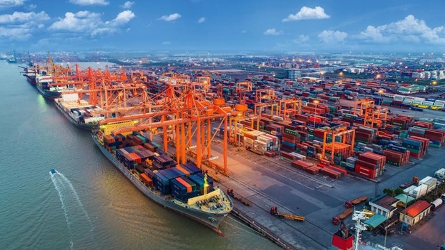 Xuất khẩu 4 tháng đầu năm đạt 140,3 tỷ USD, máy vi tính, linh kiện dẫn đầu