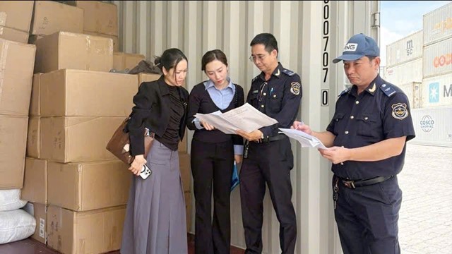 Phát hiện hàng nghìn sản phẩm “hàng hiệu” giả, trị giá hơn 8 tỷ đồng
