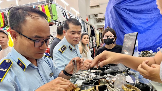 Hơn 3.100 vụ vi phạm bị xử lý sau một tháng cao điểm chống buôn lậu, hàng giả