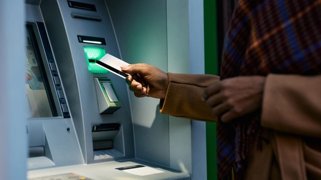 Một ngân hàng thông báo dừng hoạt động hệ thống ATM từ ngày 1/7/2025
