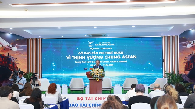 Doanh nghiệp ASEAN “mắc cạn” vì rào cản phi thuế quan