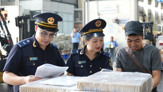 6 tháng đầu năm, Hải quan thu ngân sách vượt mốc 222.000 tỷ đồng