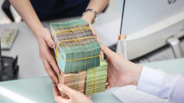 Thêm một ngân hàng cộng thêm lãi khi gửi tiết kiệm cuối tuần