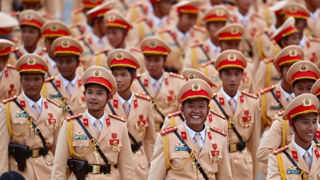Trực tiếp: Sơ duyệt cấp Nhà nước diễu binh, diễu hành kỷ niệm 80 năm Quốc khánh