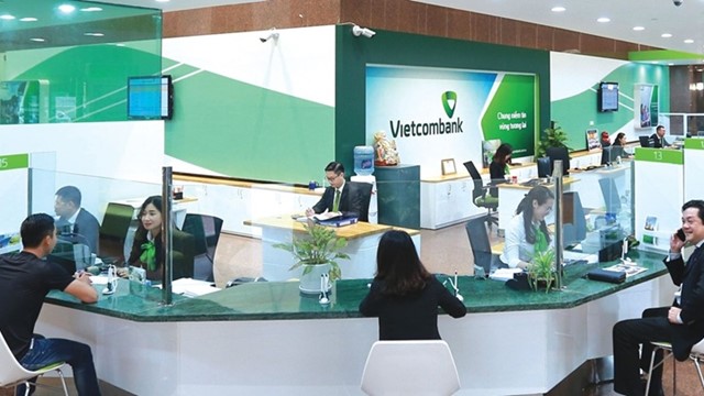 Gửi 300 triệu Vietcombank, sau 1 năm nhận lãi bao nhiêu?
