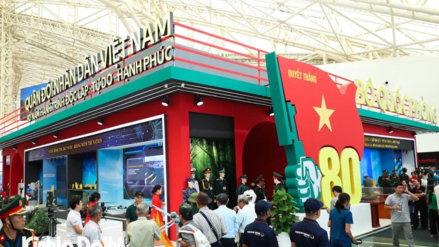 Hàng trăm hoạt động hấp dẫn, triển lãm thành tựu đất nước thu hút gần 4 triệu lượt khách trong 6 ngày đầu