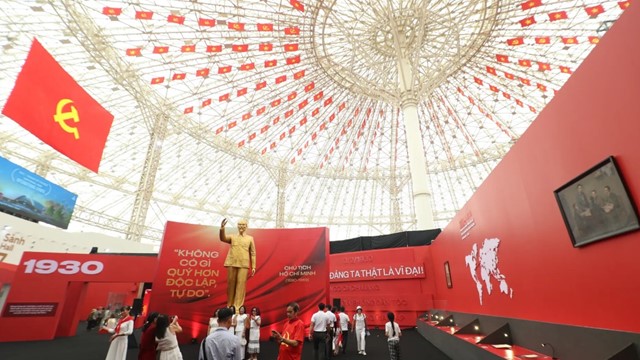 Lượng khách khủng kéo về Triển lãm thành tựu đất nước, Thủ tướng quyết định kéo dài thời gian mở cửa