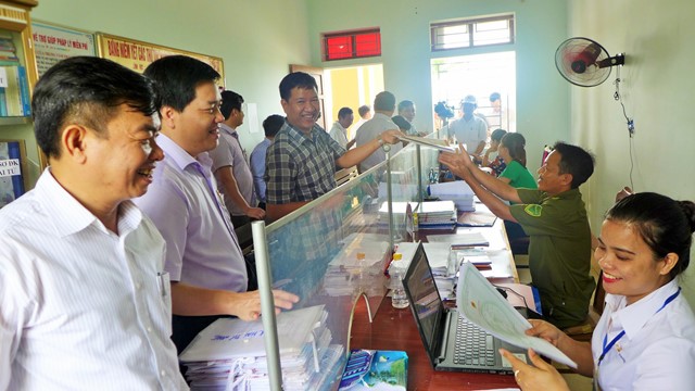 475 đơn vị cấp xã chưa mở tài khoản, 1.225 đơn vị chưa chi lương, Kho bạc Nhà nước ra công điện khẩn