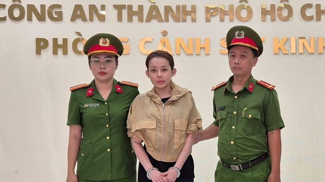 Bắt tạm giam Ngân 98 vì sản xuất, buôn bán thực phẩm chức năng giả