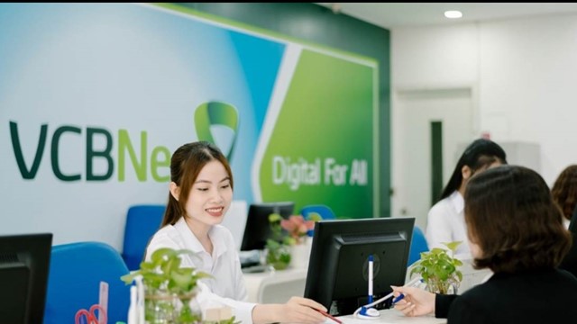 VCBNeo nhập cuộc làn sóng tăng lãi suất tháng 10