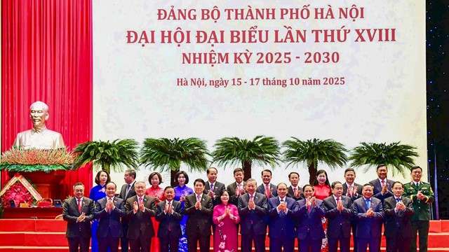 Toàn cảnh phiên khai mạc Đại hội đại biểu Đảng bộ Thành phố Hà Nội lần thứ XVIII, nhiệm kỳ 2025-2030
