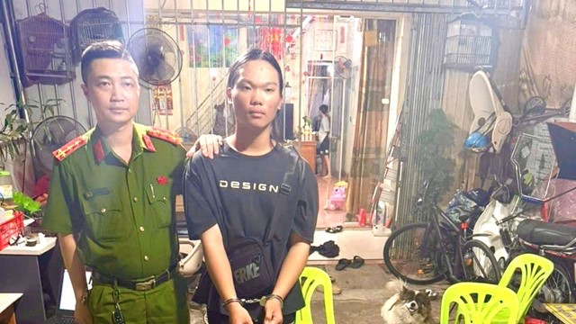 Phát hiện 20 kg bạc giấu trong giày, vận chuyển trái phép qua biên giới