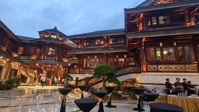 Choáng ngợp trước cơ ngơi siêu khủng của vợ chồng chủ thẩm mỹ viện Mailisa