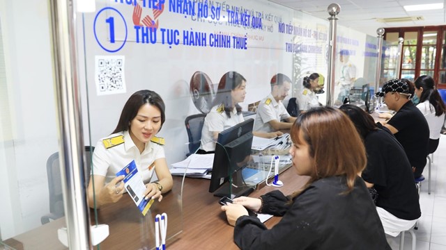 Ngành Thuế cam kết hỗ trợ miễn phí khi hộ kinh doanh chuyển sang hóa đơn và kê khai điện tử