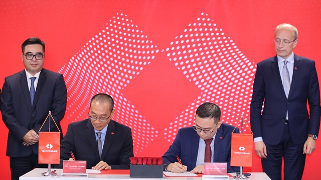 Techcombank phân phối sản phẩm Techcom Life, bước tiến mới cho hệ sinh thái tài chính – bảo hiểm liền mạch