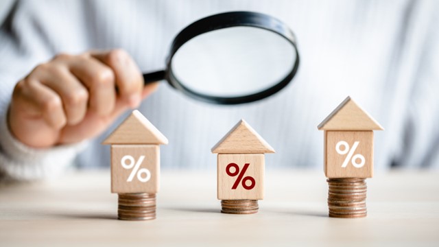 Lãi suất ngân hàng biến động mạnh, kỳ hạn ngắn đồng loạt tăng