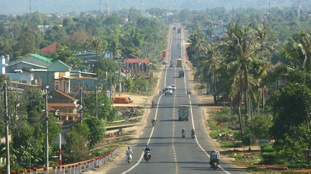 Con đường ‘đau thương’ nhất Việt Nam từng hứng chịu 4 triệu tấn bom đạn và 80 triệu lít chất độc hóa học