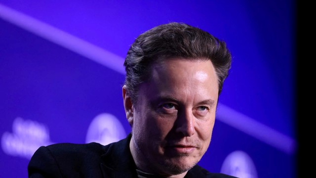 Elon Musk bị kiện vì chương trình treo thưởng 1 triệu USD mỗi ngày: Xổ số hay giúp ông Trump thao túng phiếu bầu?