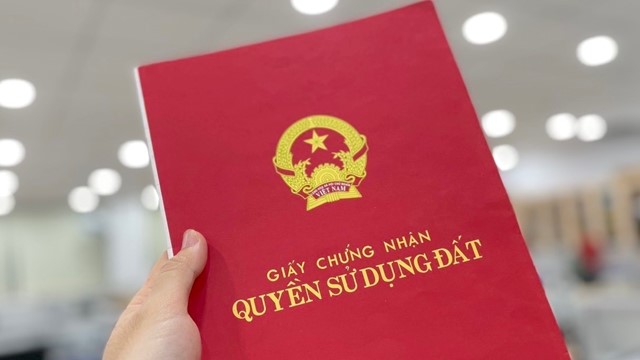 Từ 1/2025: 8 trường hợp bắt buộc đổi sổ đỏ, chậm trễ sẽ mất quyền lợi quan trọng