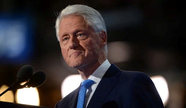 Cựu Tổng thống Mỹ Bill Clinton phải nhập viện điều trị