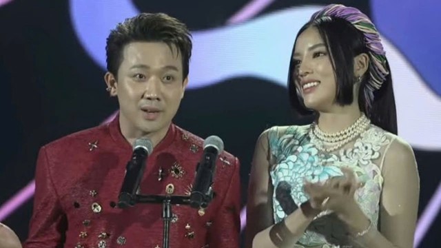 Trấn Thành gây tranh cãi vì phát ngôn khi trao giải tại WeChoice Awards 2024