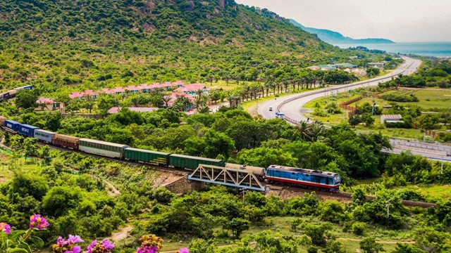 Chuyến tàu chạy hơn 1.700km của Việt Nam vào top 9 hành trình tàu hỏa đẹp nhất thế giới