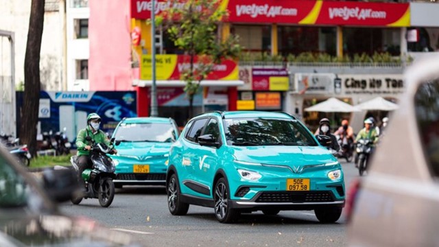 Từ hôm nay, hãng taxi điện của tỷ phú Phạm Nhật Vượng tiêm phòng cúm miễn phí cho toàn bộ tài xế Hà Nội