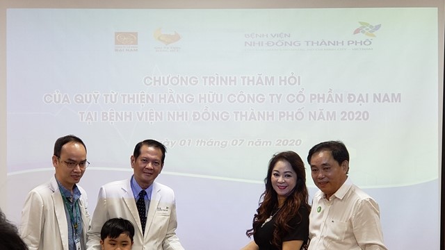 Quỹ từ thiện của vợ chồng bà Nguyễn Phương Hằng chính thức lên tiếng, khẳng định ‘không kêu gọi ủng hộ’