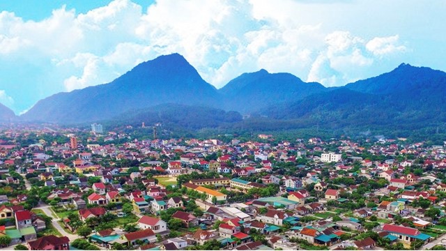 Dãy núi 99 đỉnh từng là cố đô từ thời ông nội của Vua Hùng, trở thành phế đô chỉ vì một con chim phượng bay đi