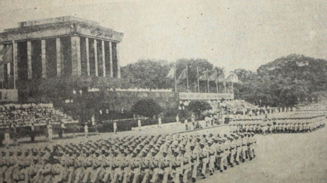 Cuộc duyệt binh quy mô bậc nhất lịch sử Việt Nam năm 1985: Lần đầu tiên quân chủng Phòng không - Không quân góp mặt, xe tăng, tên lửa được kéo qua Quảng trường Ba Đình