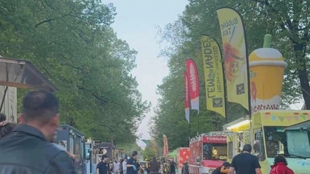 Xe điên lao vào đám đông giữa lễ hội, nạn nhân thương vong nằm la liệt, cảnh sát, cứu hộ khẩn cấp có mặt tại hiện trường