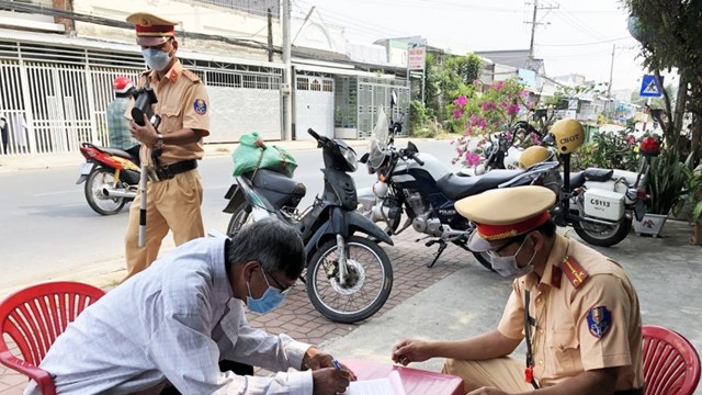 8.706 trường hợp vi phạm trật tự, an toàn giao thông, 14 người tử vong trong ngày đầu nghỉ lễ