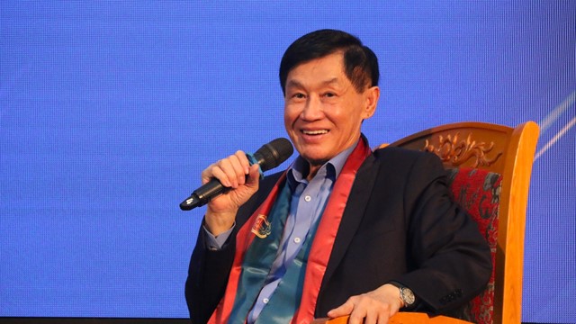 Tỷ phú U80 Johnathan Hạnh Nguyễn: ‘Đầu óc người Việt Nam không thua kém ai, chỉ là các bạn chưa sử dụng’