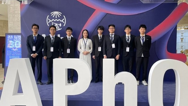 100% học sinh Việt Nam tham dự Olympic Vật lý châu Á lần thứ 25 đều xuất sắc giành huy chương 