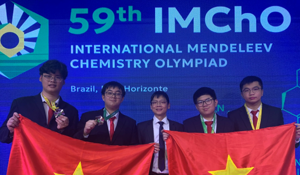 Quá vui, Việt Nam giành cú đúp Huy chương Vàng tại 'kỳ thi Hóa học khó nhất hành tinh'
