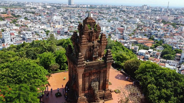 Bất ngờ phát hiện quả đạn M79 trong khuôn viên khu Di tích Quốc gia đặc biệt đông du khách tham quan 