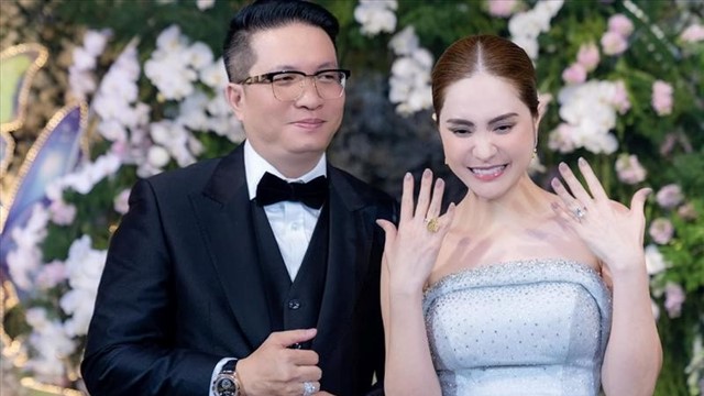 Kiểm tra Công ty của chồng ca sĩ Đoàn Di Băng 