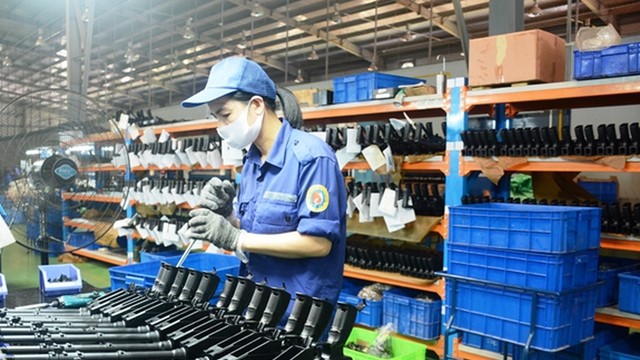 Chính thức từ ngày 1/7, những người công tác ở vị trí này trong Bộ Quốc Phòng, Bộ Công an sẽ được hưởng mức lương tối đa 234 triệu đồng/tháng