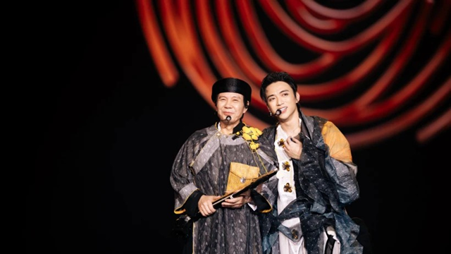 Nam ca sĩ trẻ đầu tiên mang hát xẩm vào concert cá nhân: Bố là NSND nổi tiếng, được mệnh danh ‘hoàng tử Ballad’ của showbiz Việt nhận cát-xê hàng trăm triệu