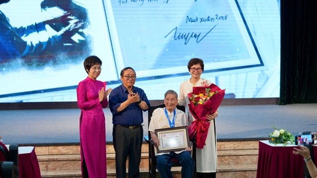 Nhạc sĩ Phạm Tuyên vừa làm được một điều chưa từng có tiền lệ ở tuổi 95