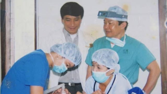 Bác sĩ Việt Nam từng gây chấn động truyền thông thế giới bởi 1 ca phẫu thuật vừa qua đời 